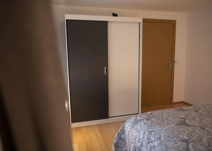 Mountain Escape Charm 公寓 *