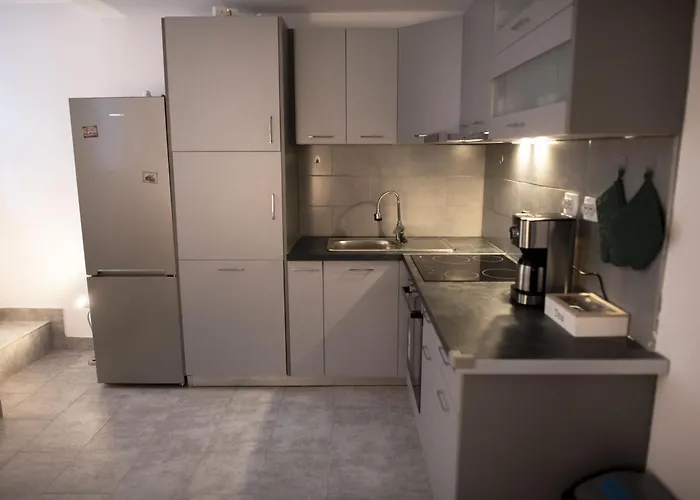 Mountain Escape Charm Apartment