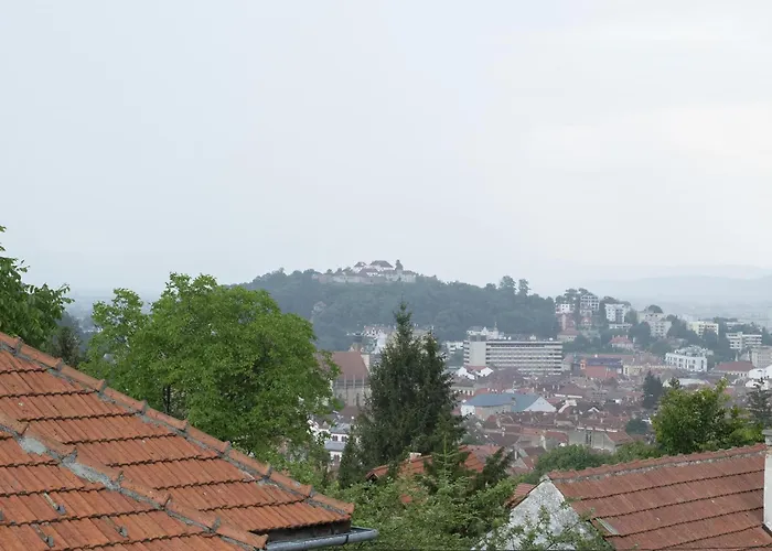 Mountain Escape Charm 布拉索夫